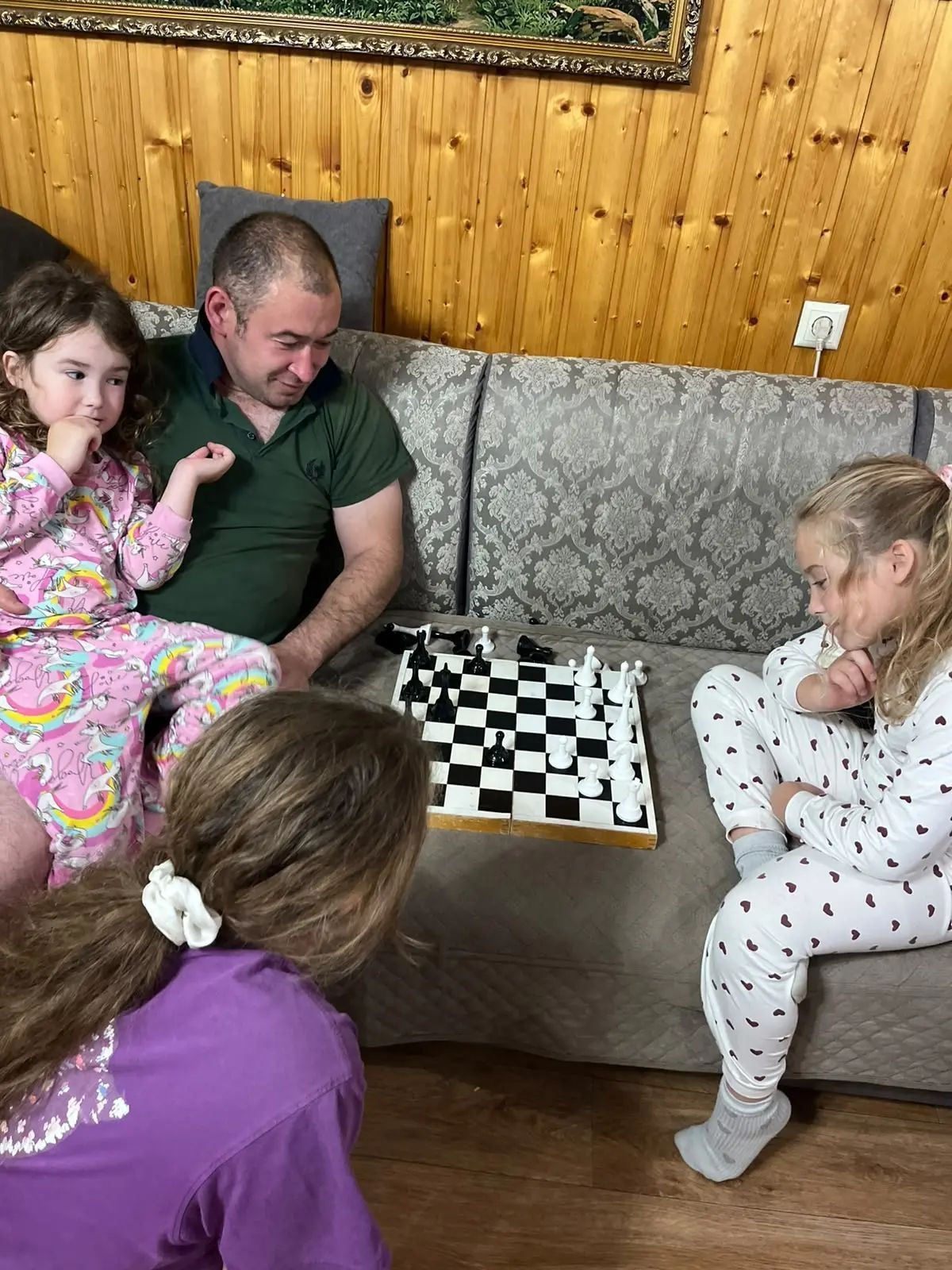 Каклы-Кульский клуб отметил День отцов настольными играми