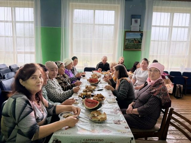 Золотая осень мудрости: в Ташкичуе поздравили старшее поколение