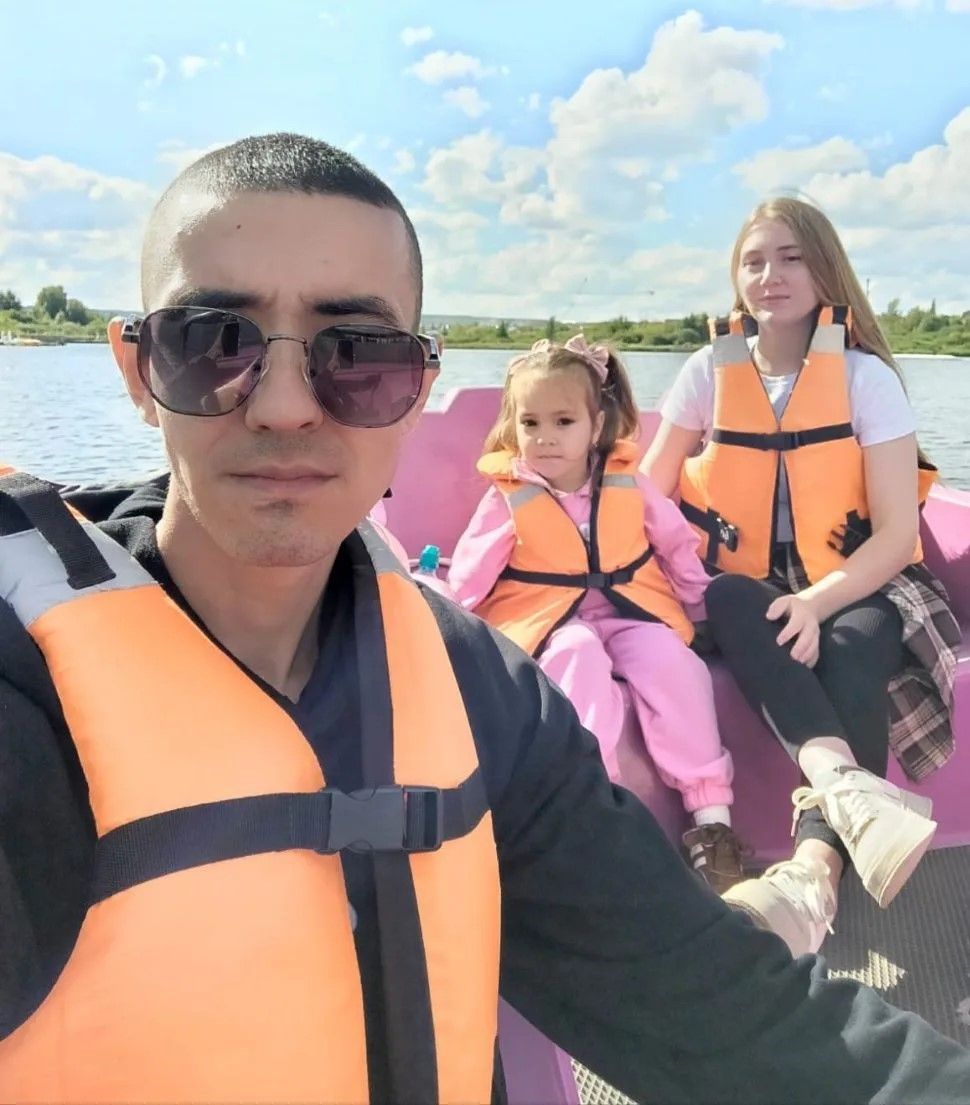 Ул «Славянка хушлашуы» маршы астында китте