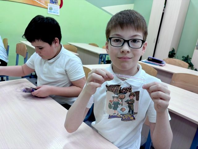 Учащиеся Уруссинской школы поддержали бойцов в госпитале Казани