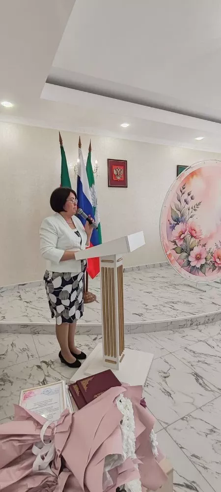 Молодое поколение ютазинцев держит равнение на крепкие семьи