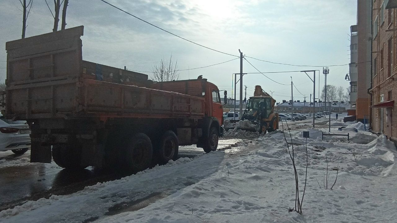 Ютазинский район встречает весну чистотой дворов!