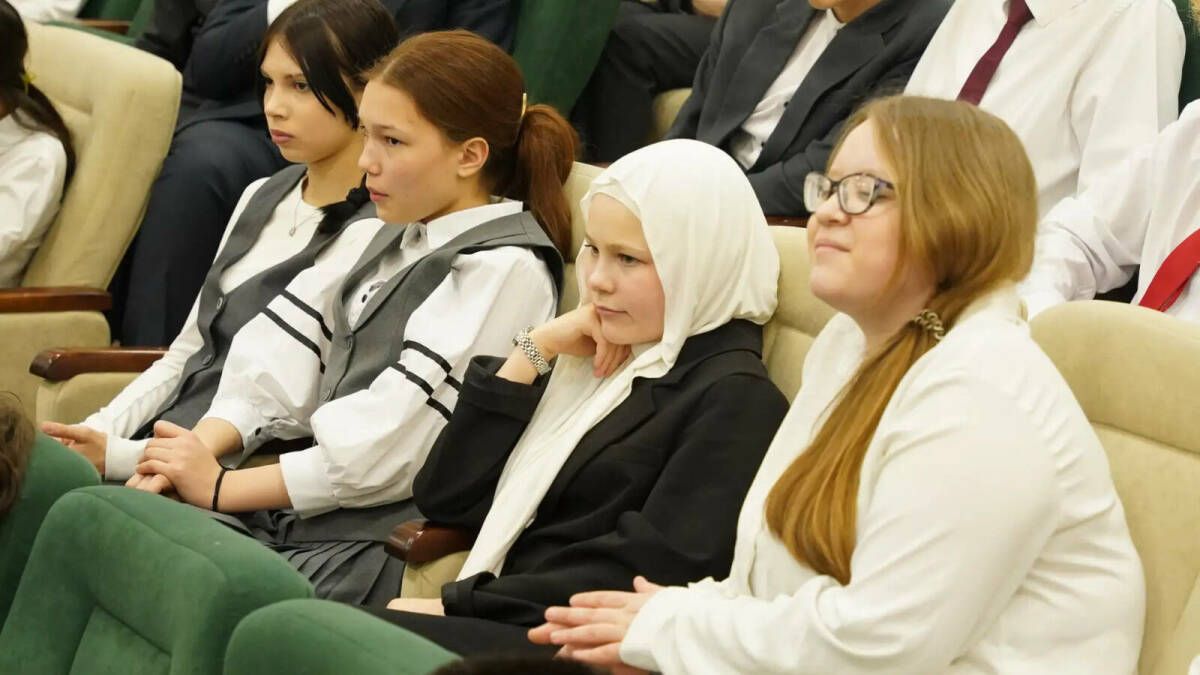 Казанским школьникам рассказали о правилах безопасности в мессенджерах