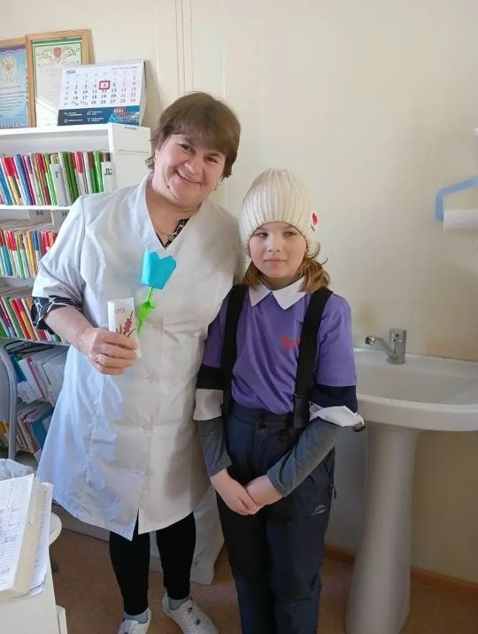 Маршрут добра: тимуровцы поздравили хранительниц добра