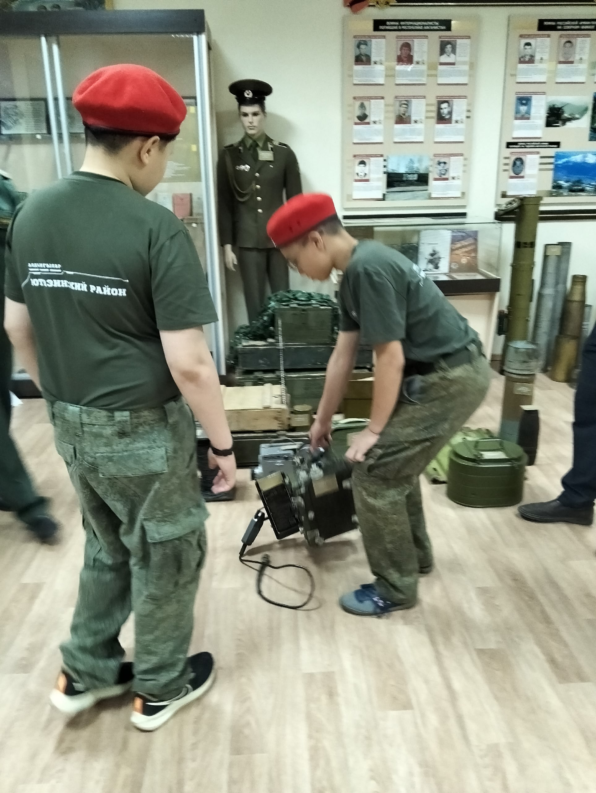 Юнармейцы Уруссинской школы № 3: Патриотический опыт и практические навыки в Центре «Патриот»