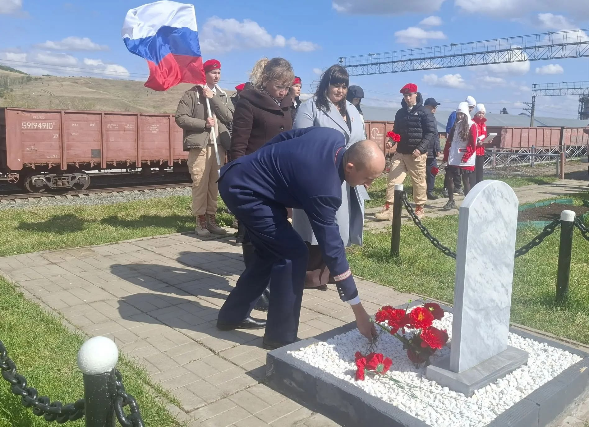 Память не меркнет: в Ютазе почтили подвиг героев у мемориала