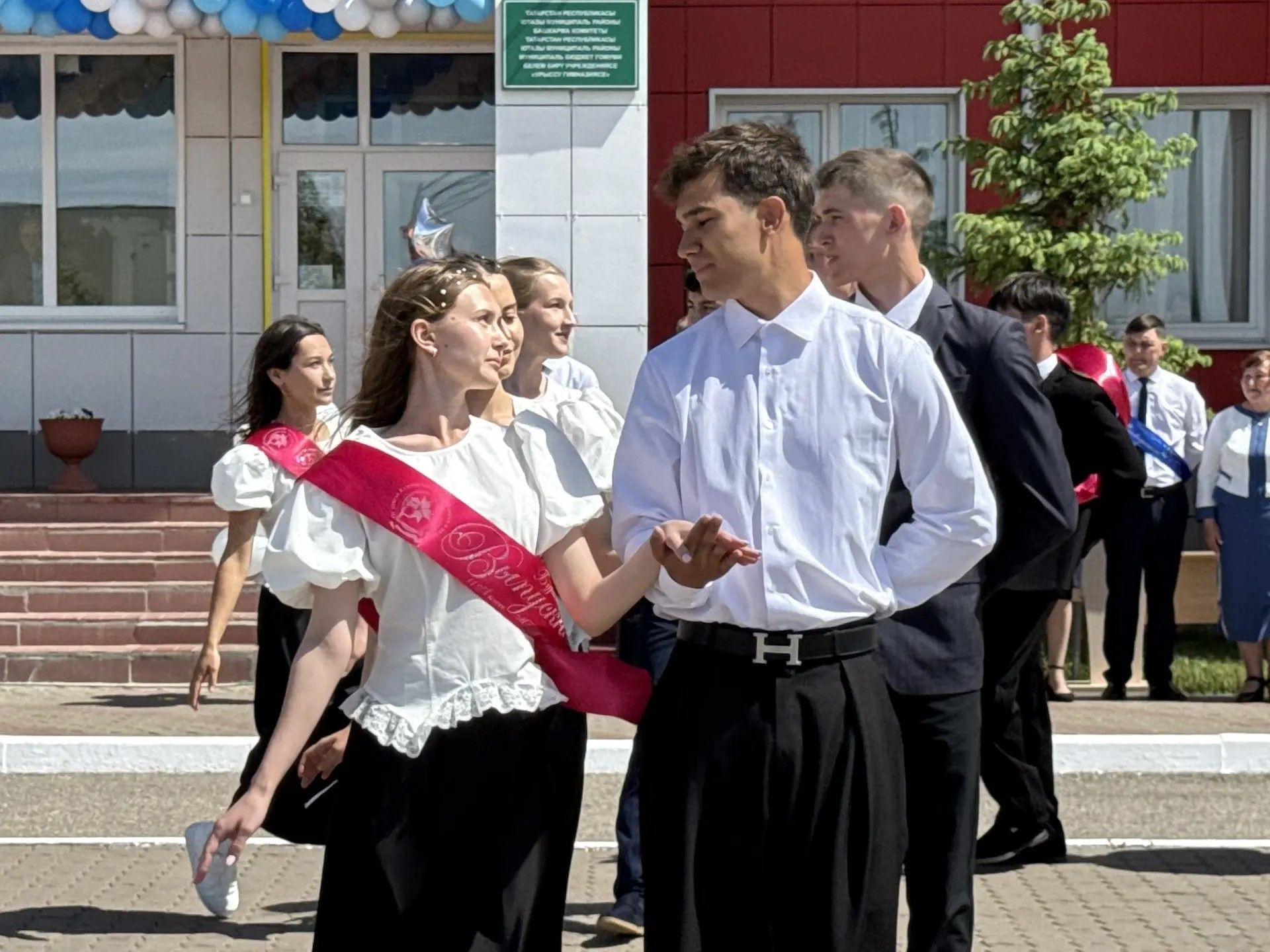 «И радостно, и грустно…»