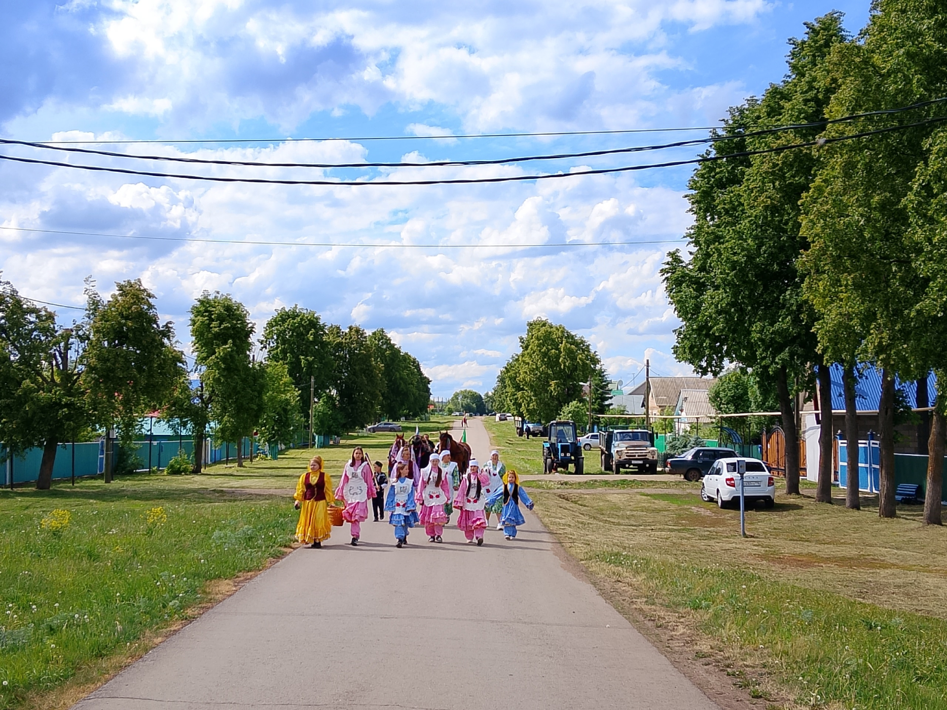 «Ай, рэхмэт»: в селе Байряка провели старинный обряд сбора подарков к Сабантую