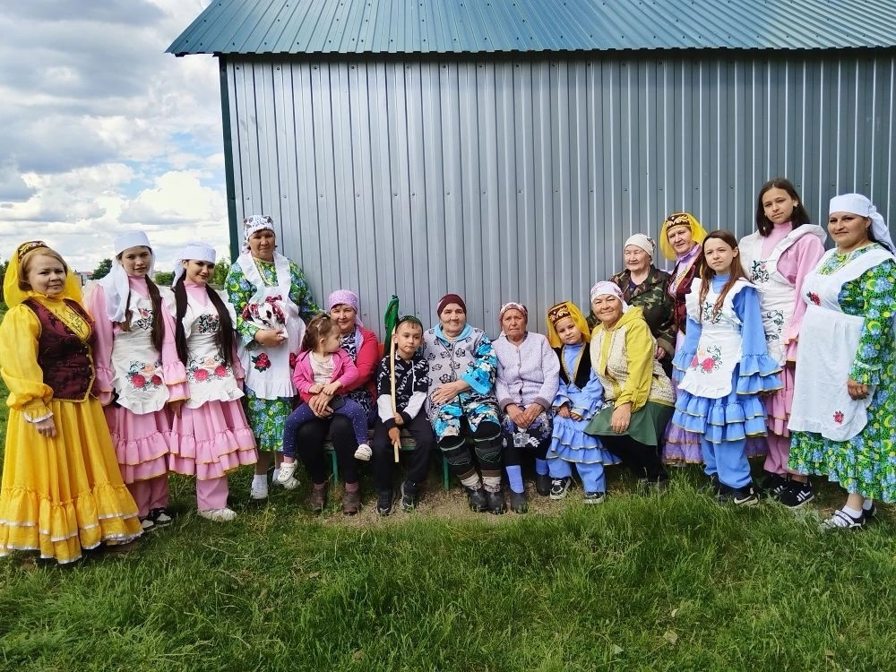 «Ай, рэхмэт»: в селе Байряка провели старинный обряд сбора подарков к Сабантую