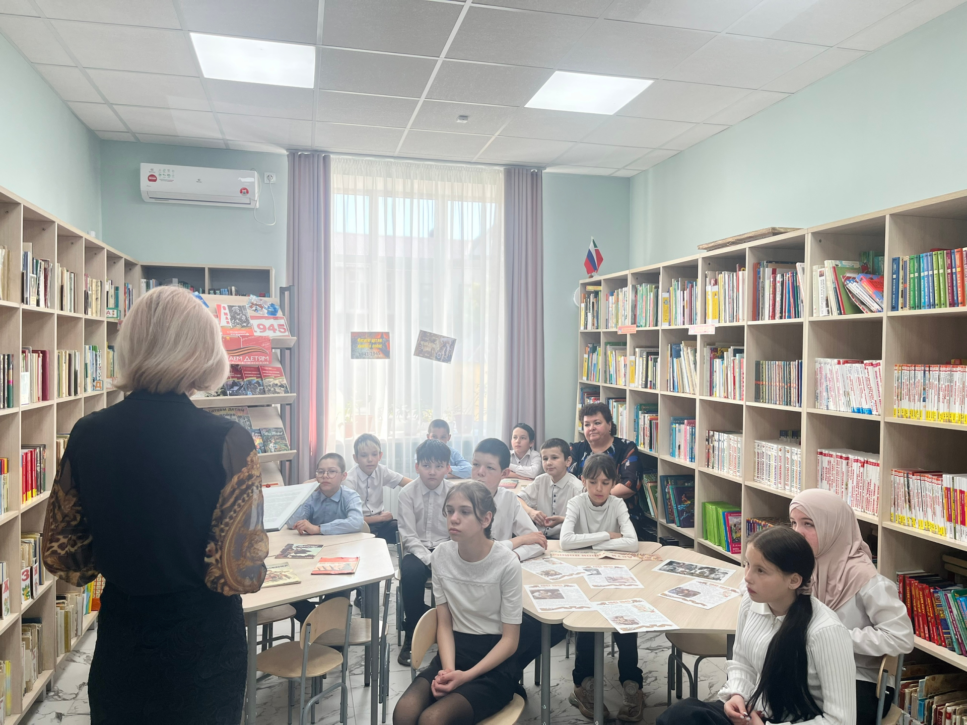 Страницы памяти: в библиотеке звучали строки о войне