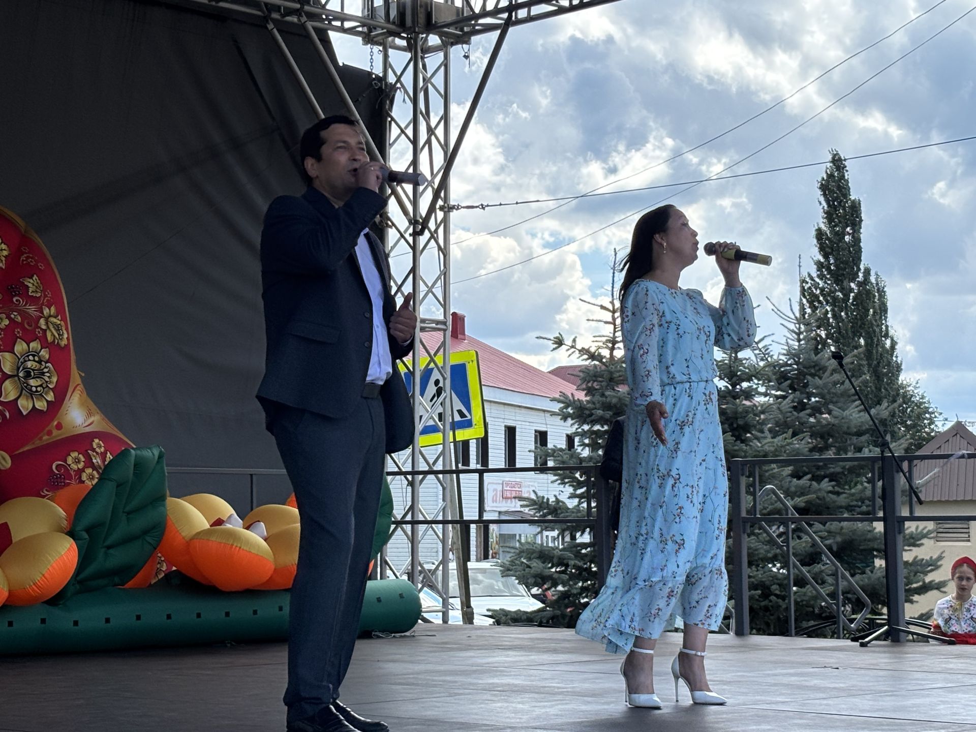 Праздник урожая и добра собрал ютазинцев на площади РДК