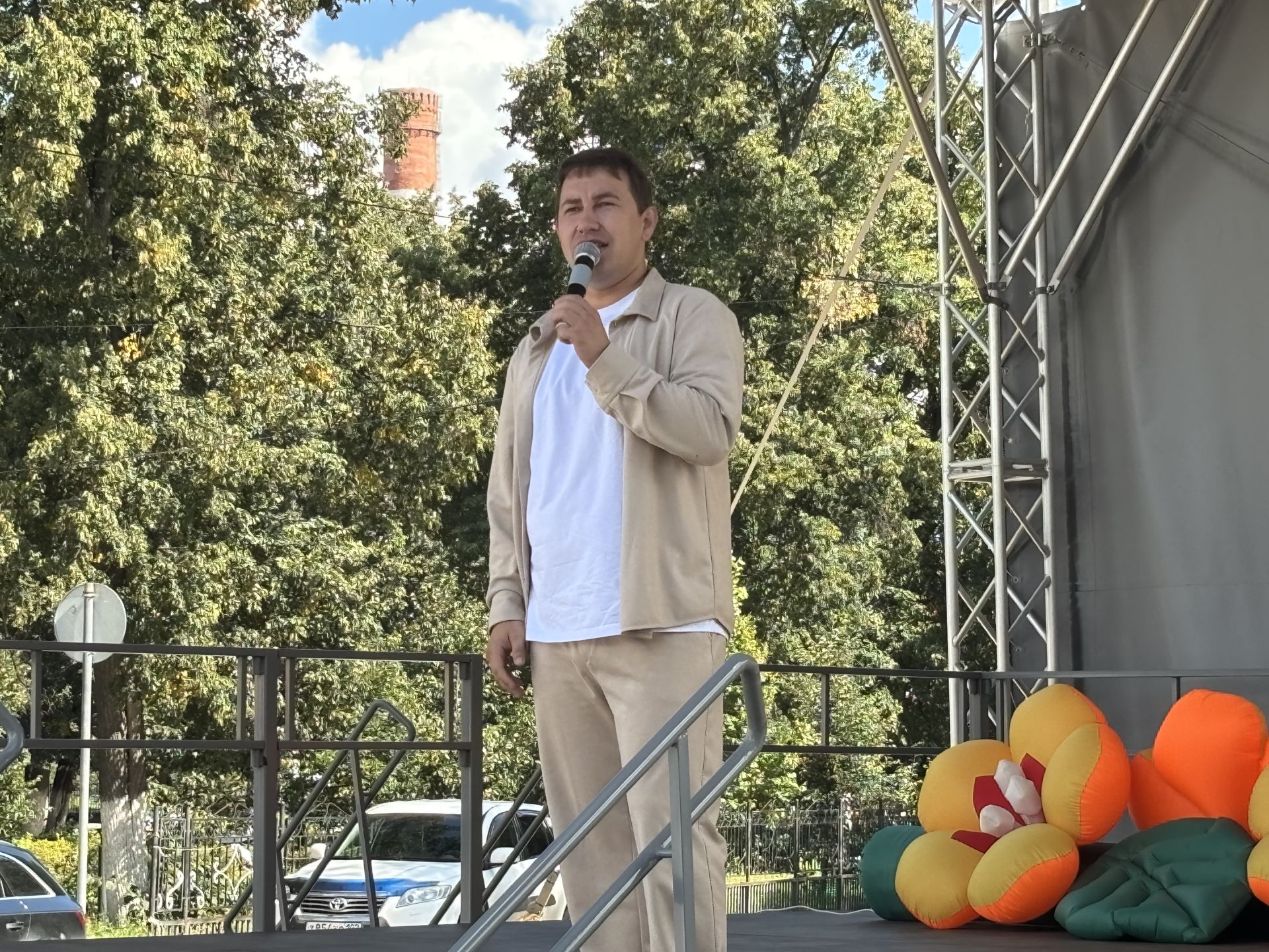Праздник урожая и добра собрал ютазинцев на площади РДК