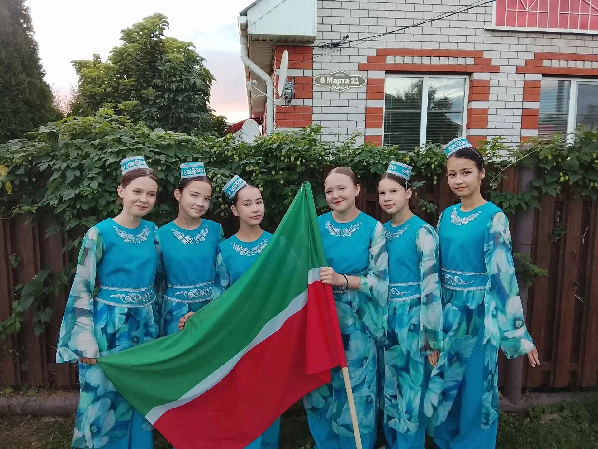 Душа села в одной улице