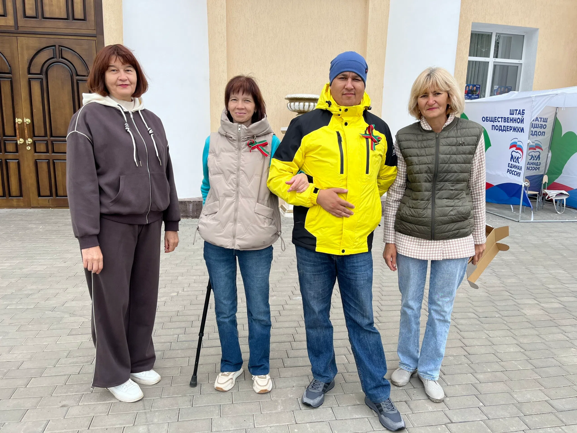 Символ единства: библиотекари поздравили жителей в День Республики