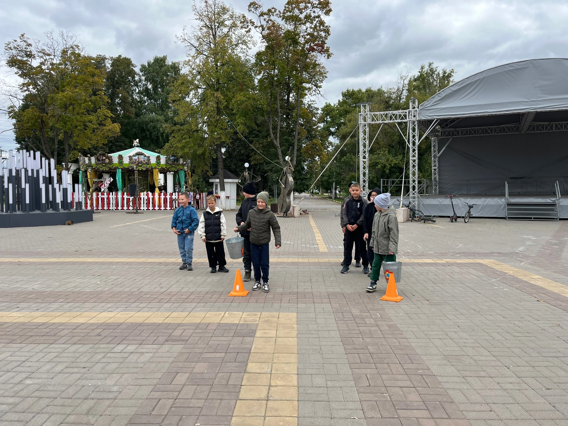 День Республики — с играми, эстафетами и сладкими угощениями