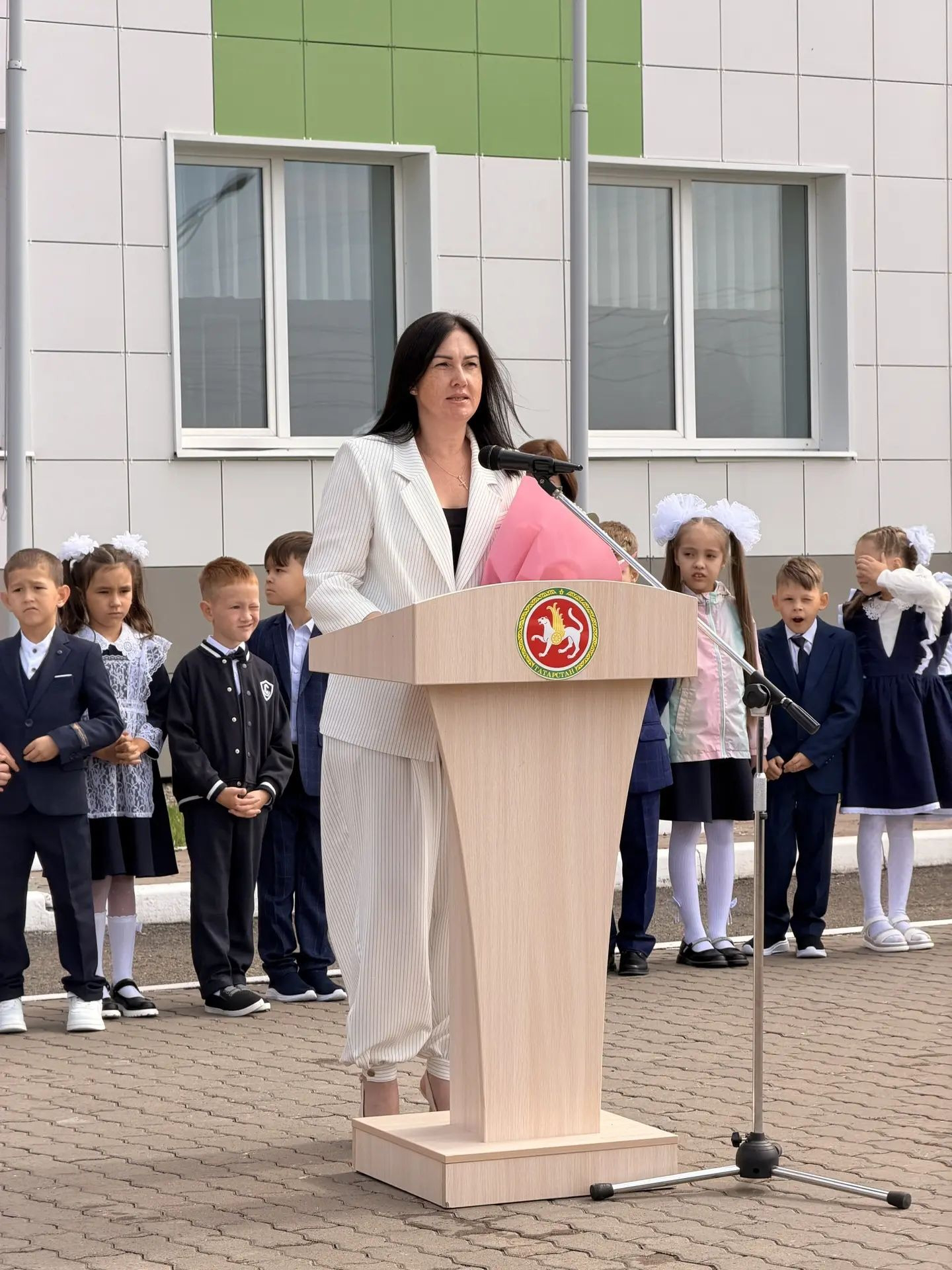 Уруссинская гимназия встретила День знаний