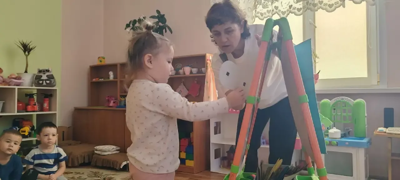 Около тридцати лет с детьми и для детей