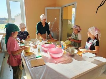 Витаминная зарядка: юные кулинары приготовили осенний салат