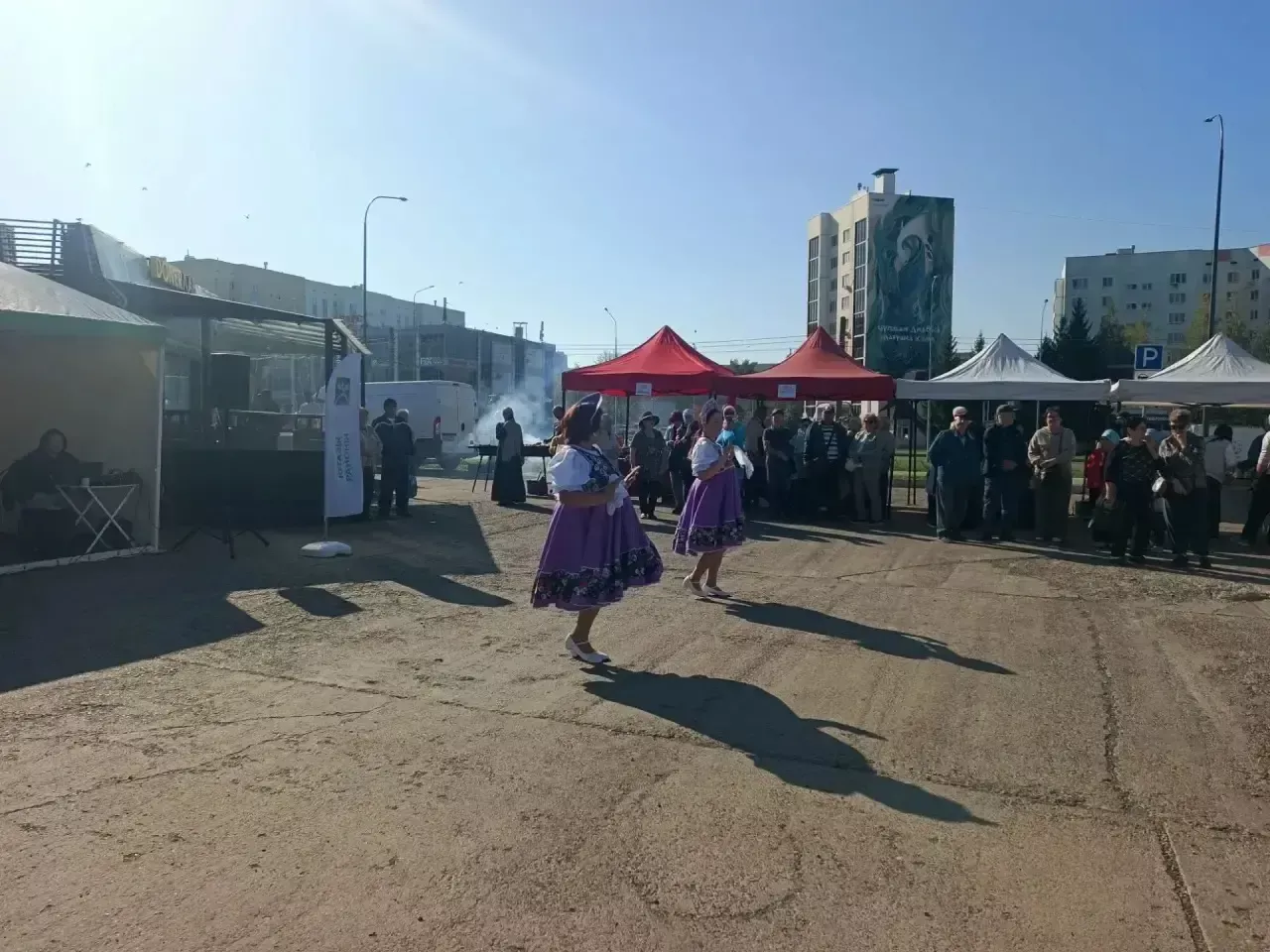 Артисты Ютазинского района подарили праздник гостям сельхозярмарки в Нижнекамске