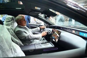 Рустам Минниханов посетил автозавод Changan
