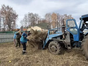 В Байрякинском поселении привели в порядок сразу три кладбища