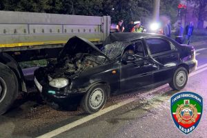В Казани опубликовано видео смертельного ДТП: Chevrolet влетел под грузовик