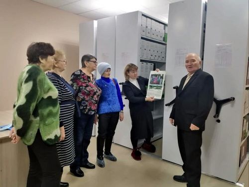 Архивный отдел посетили члены общества инвалидов района