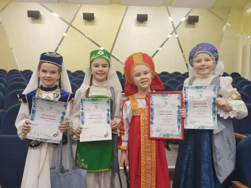 Юные солистки УДШИ покорили Альметьевск