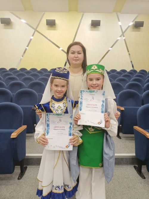 Юные солистки УДШИ покорили Альметьевск
