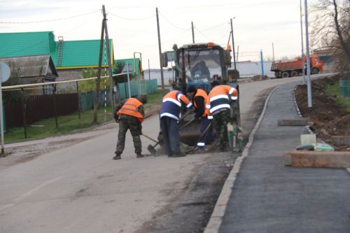 В селе Байряка по улице Ютазинской завершены работы по строительству тротуара