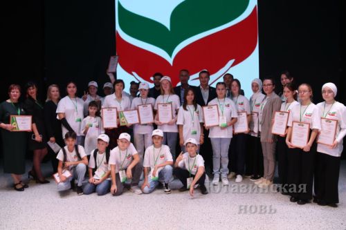 Район мәдәният йортында волонтерлар слеты узды