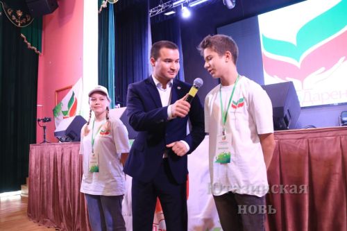 Район мәдәният йортында волонтерлар слеты узды