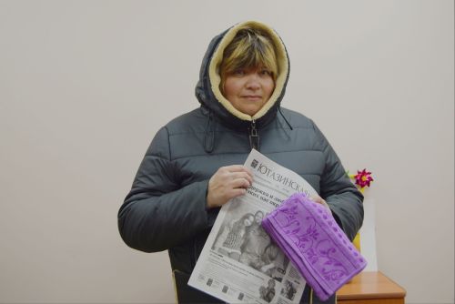 Победитель конкурса «Необычные овощи» Екатерина Файзрахманова получила свой подарок