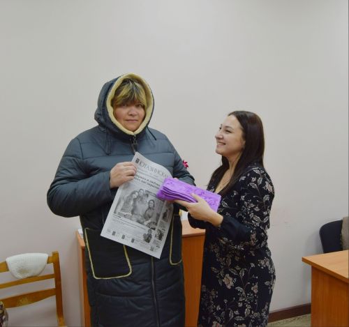 Победитель конкурса «Необычные овощи» Екатерина Файзрахманова получила свой подарок