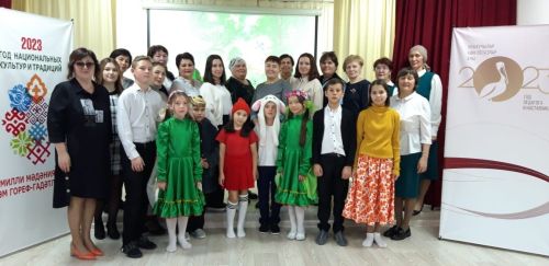 Учителя начальных классов встретились в Каразерикской СОШ
