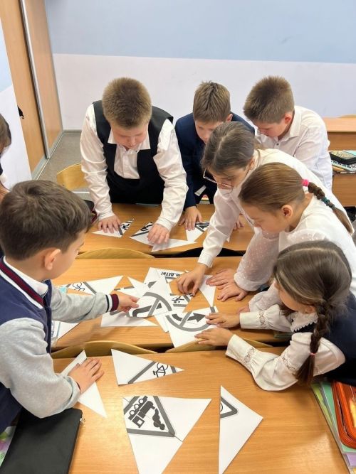 Младшие школьники прошли Квест-игру по ПДД