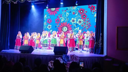 Концерт ко Дню матери прошел в районном Доме культуры