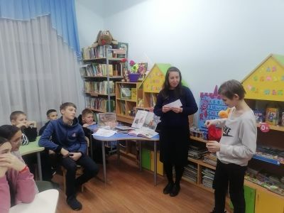 Ученики школы-интернат познакомились с историей театра