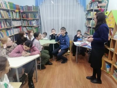 Ученики школы-интернат познакомились с историей театра
