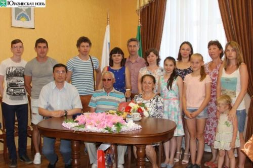 Детей сильно отвлекают сотовые телефоны