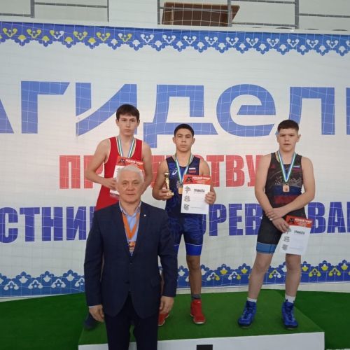Призовые места заняли уруссинские борцы в турнире по греко-римской борьбе