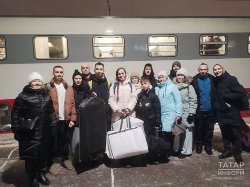 В Москву на выставку «Россия» приехали молодожены и участники татарской свадьбы