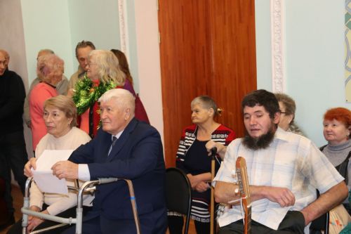 Дед Мороз со Снегурочкой пришли к активистам и представителям общественных организаций района