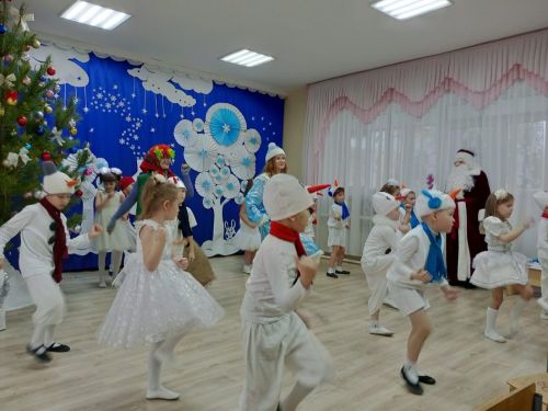 В подготовительной группе детского сада № 3 прошел новогодний утренник