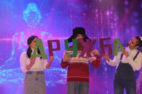 Одаренные дети встретились на новогодней елке