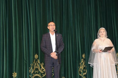 Одаренные дети встретились на новогодней елке