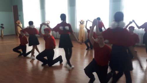 Члены отряда «Патриот» принимали участие в «Юнармейском балу»