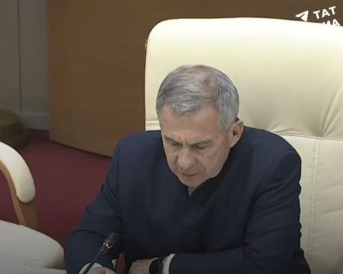 Рустам Минниханов поручил на самом высоком уровне провести торжественные мероприятия ко Дню защитника Отечества
