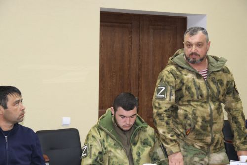 Мобилизациягә алынучылар район башлыгы белән очрашты