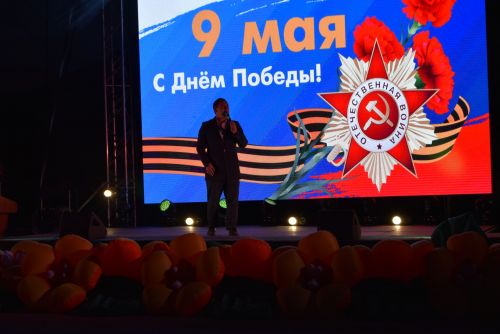 Салют в честь Дня Победы завершил праздничные мероприятия в Уруссу